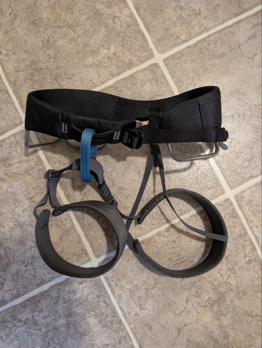 Black Diamond Men's Momentum Climbing Harness, Large